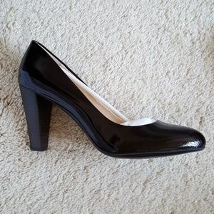 Calvin Klein Oliza Pumps